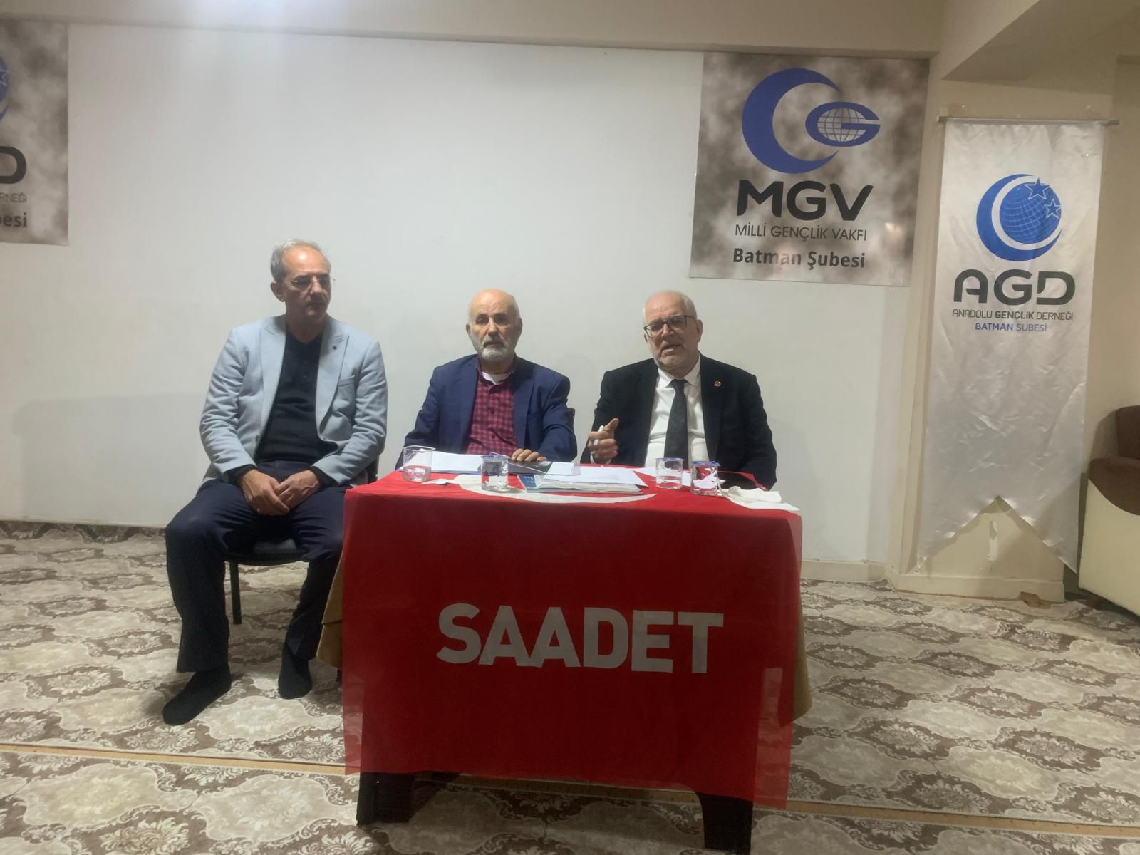 Millet Açlıkla Boğuşurken Gündem Papa Yapılıyor (3)