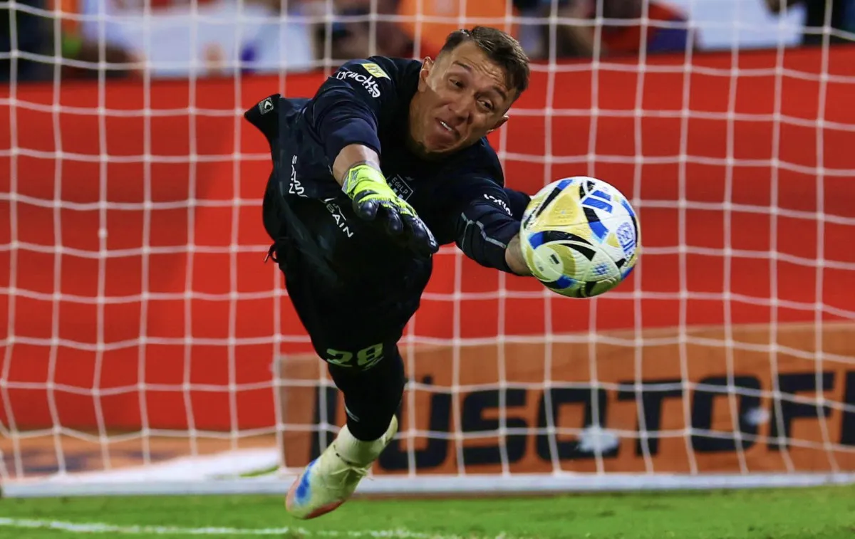 Muslera Arjantin'de Aynı Şeyi Yaptı! Galatasaraylılar Tekrar Tekrar Izliyor (8)