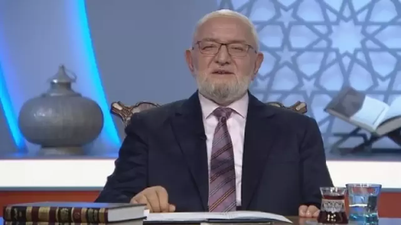 Necmettin Nursacanin Esi Pakize Nursacan Vefat Etti 1766922574 635