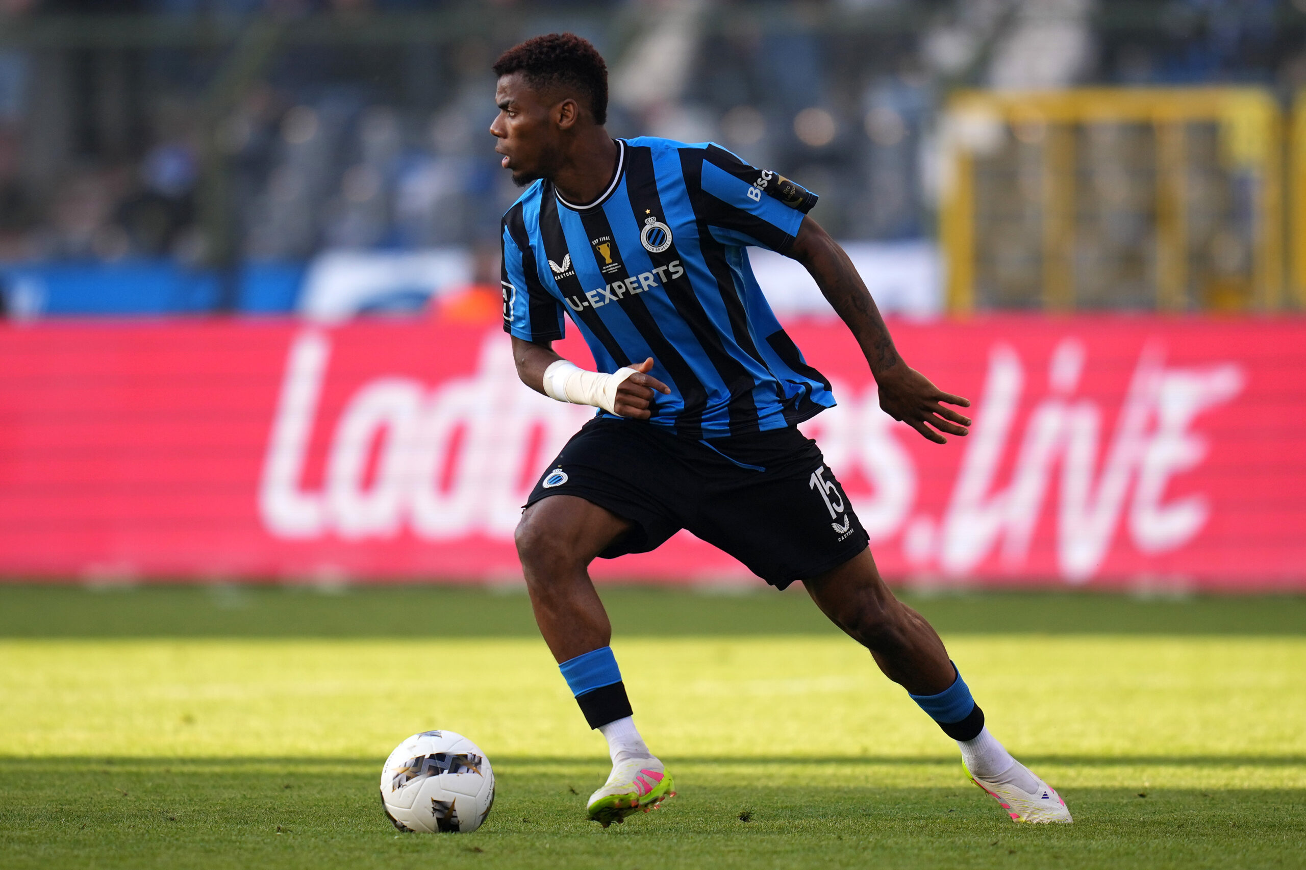 Okan Buruk'a Galatasaray'dan 20 Milyonluk Hediye! Raphael Onyedika Kimdir Piyasa Değeri Ne Kadar (1)-2