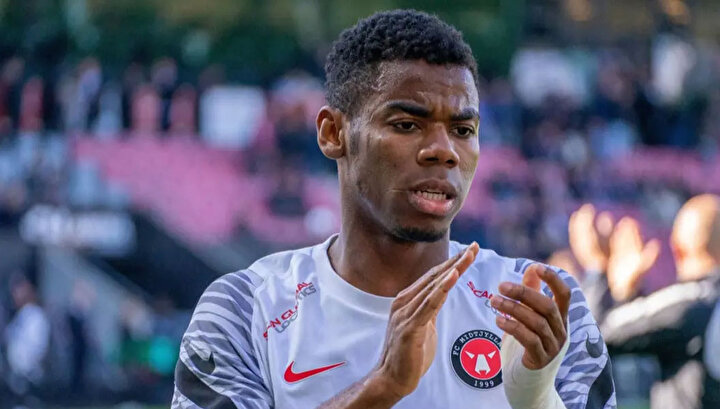 Okan Buruk'a Galatasaray'dan 20 Milyonluk Hediye! Raphael Onyedika Kimdir Piyasa Değeri Ne Kadar (2)-1