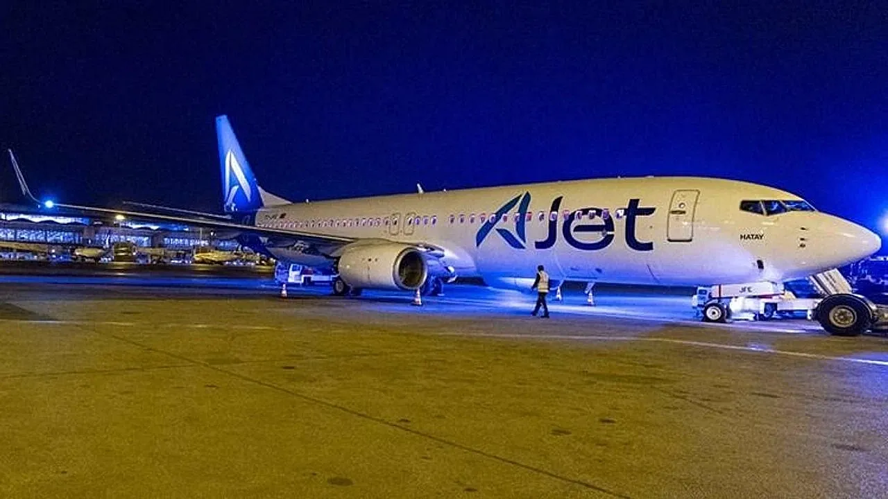 Sabiha Gökçen'de Korkulu Anlar! Ajet Uçağı Pistten Çıktı