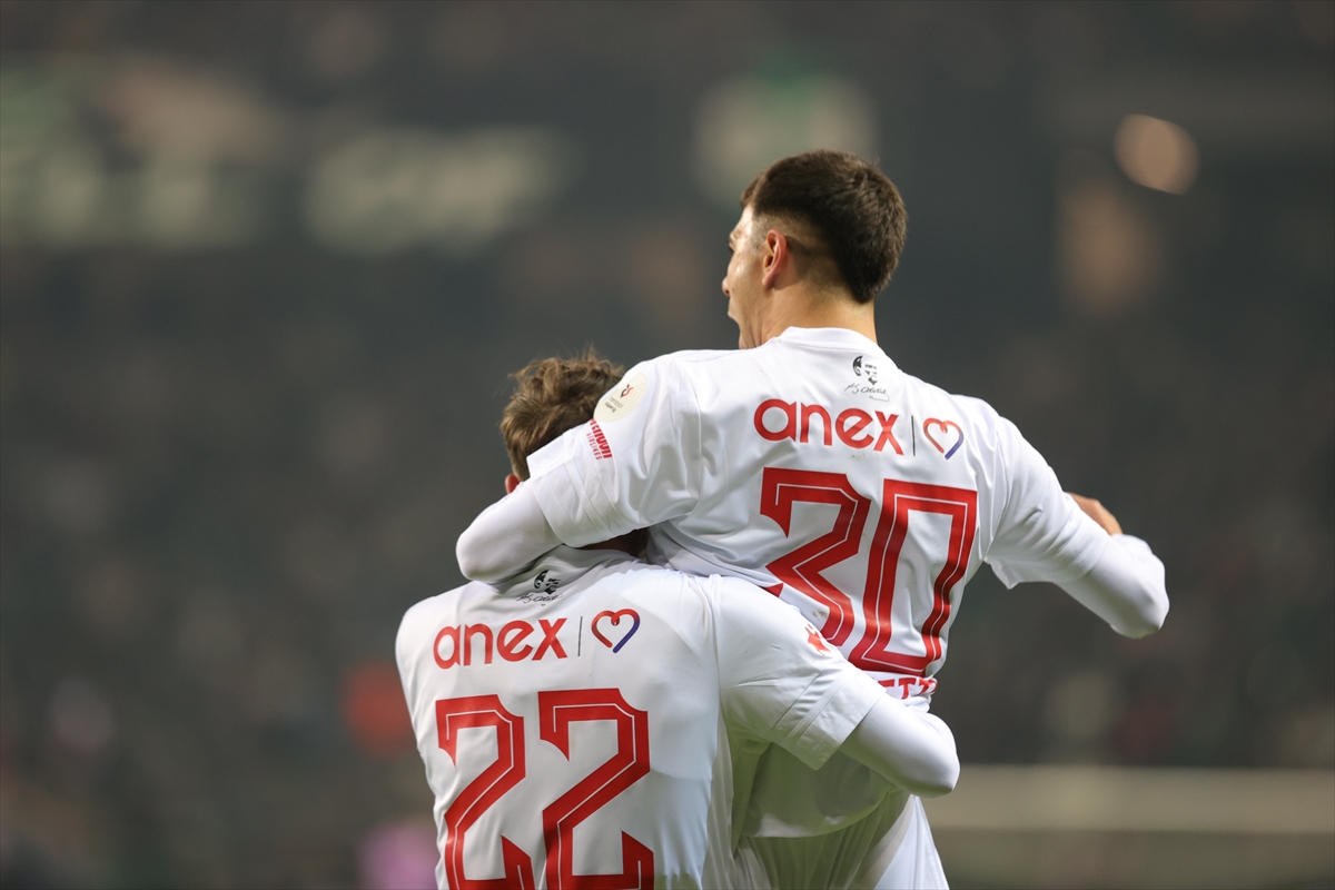 Süper Lig'de Açılış Nefes Kesti Kocaelispor Antalyaspor'u Mağlup Etti (2)