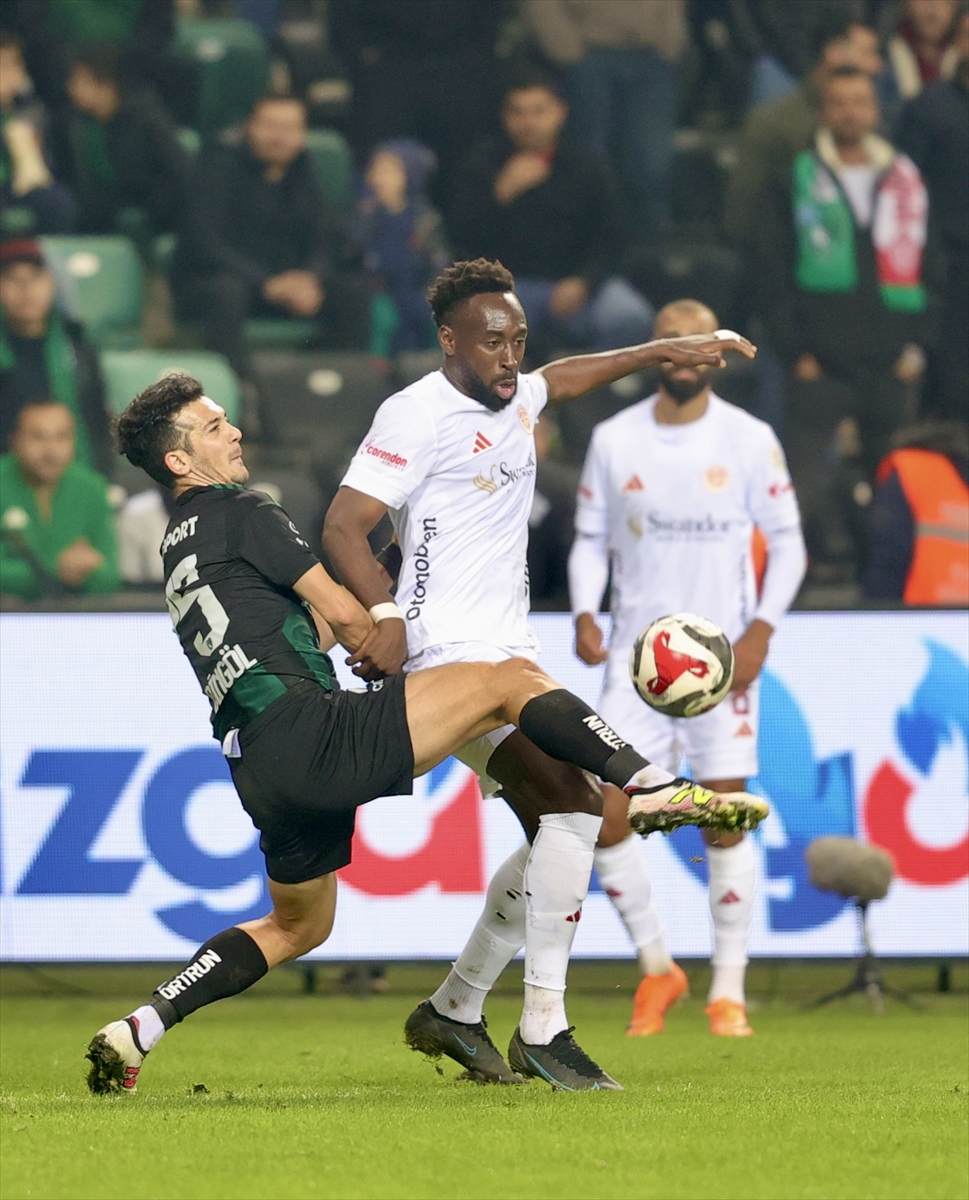 Süper Lig'de Açılış Nefes Kesti Kocaelispor Antalyaspor'u Mağlup Etti (5)