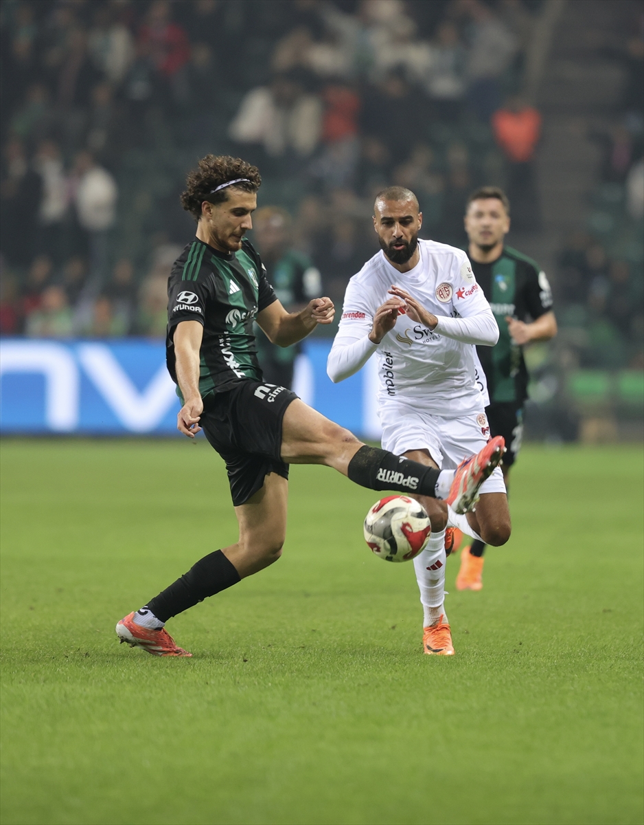 Süper Lig'de Açılış Nefes Kesti Kocaelispor Antalyaspor'u Mağlup Etti (7)