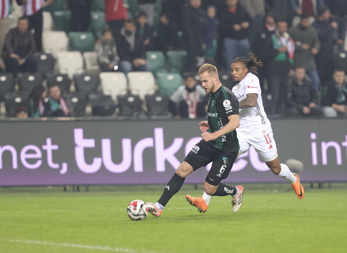 Süper Lig'de Açılış Nefes Kesti Kocaelispor Antalyaspor'u Mağlup Etti (8)