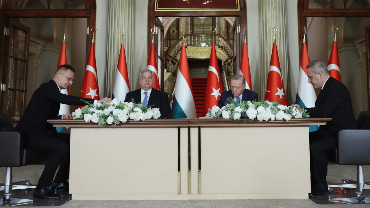 Türkiye–Macaristan Ilişkilerinde Yeni Dönem 16 Anlaşmaya Imzalar Atıldı!V