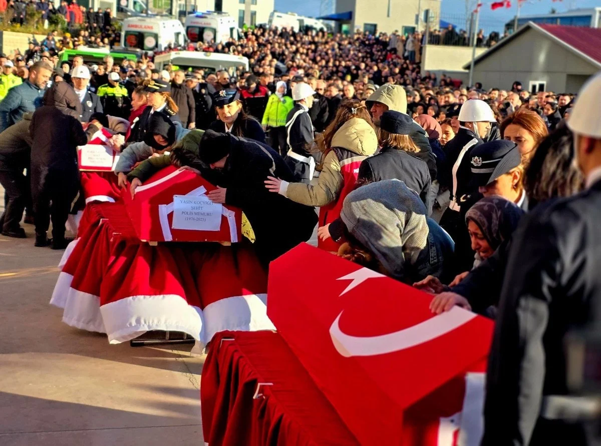 Yalova'da Şehit Düşen 3 Vatan Evladı Ebediyete Uğurlandı! (6)