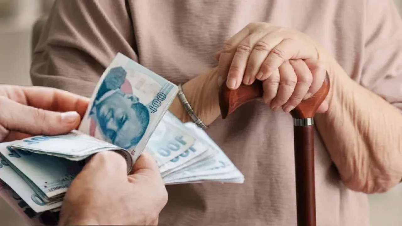 Emekli maaş farkları ne zaman yatacak? Tarih resmen açıklandı