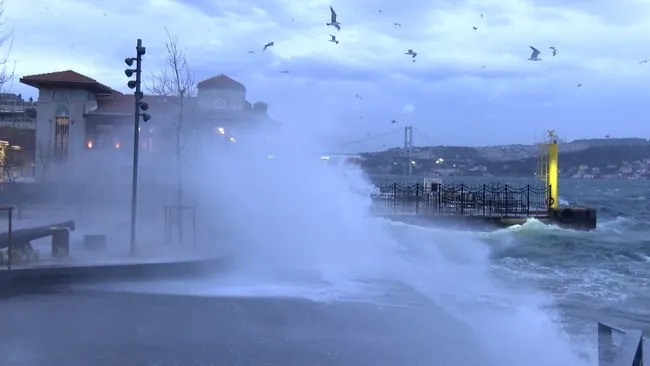 İstanbul'u Fırtına Vurdu! İşte Dehşet Veren Manzaralar (5)-2
