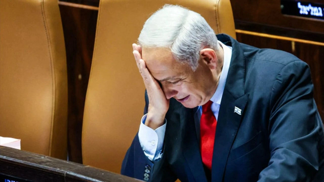 Netanyahu’nun Korkusu Kameralara Yakalandı Telefonuna Bant Çekti, Sığınaktan Çıkamıyor!A