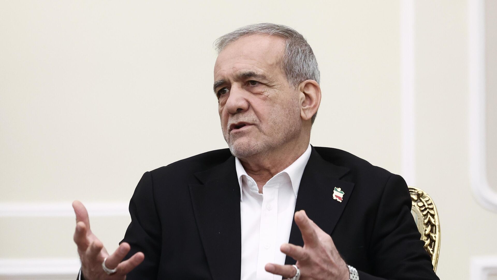 Pezeşkiyan’dan Batı’ya Rest Liderimize Saldırı, Topyekûn Savaş Ilanıdır! T