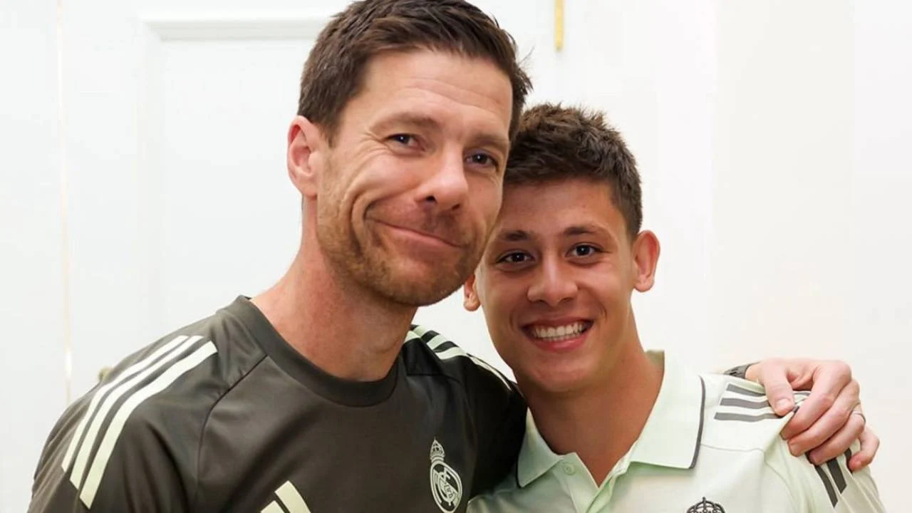 Real Madrid'de Xabi Alonso Ayrıldı Mı (2)