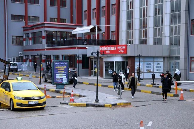 Şikayetinden Vazgeçmedi, Sokak Ortasında Ölüme Bırakıldı (1)