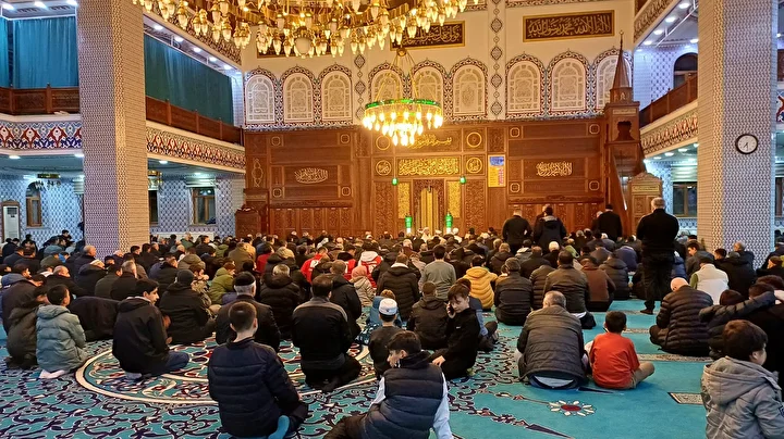81 Ilde Kandil Heyecanı Berat Gecesi Camiler Doldu Taştı!A-1