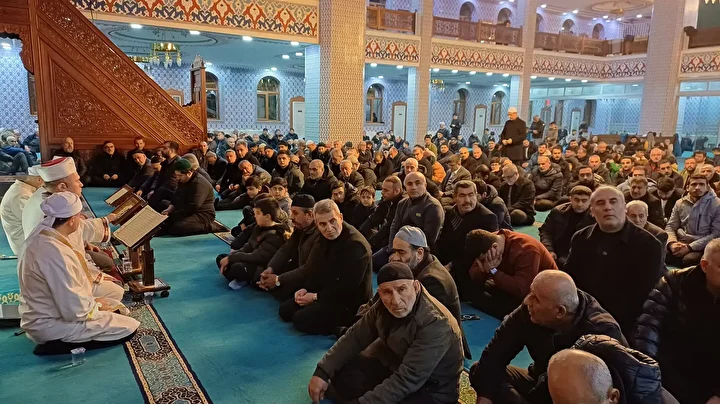 81 Ilde Kandil Heyecanı Berat Gecesi Camiler Doldu Taştı!G