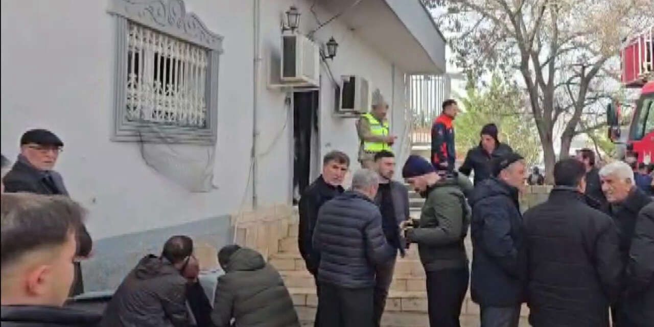 Alevler Bir Aileyi Yok Etti Kuzu Ailesinden 2 Can Gitti (1)