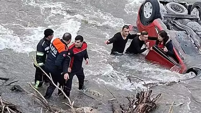 Amasya'da Anne Ve Kızı Yeşilırmak'a Uçtu! (1)-2