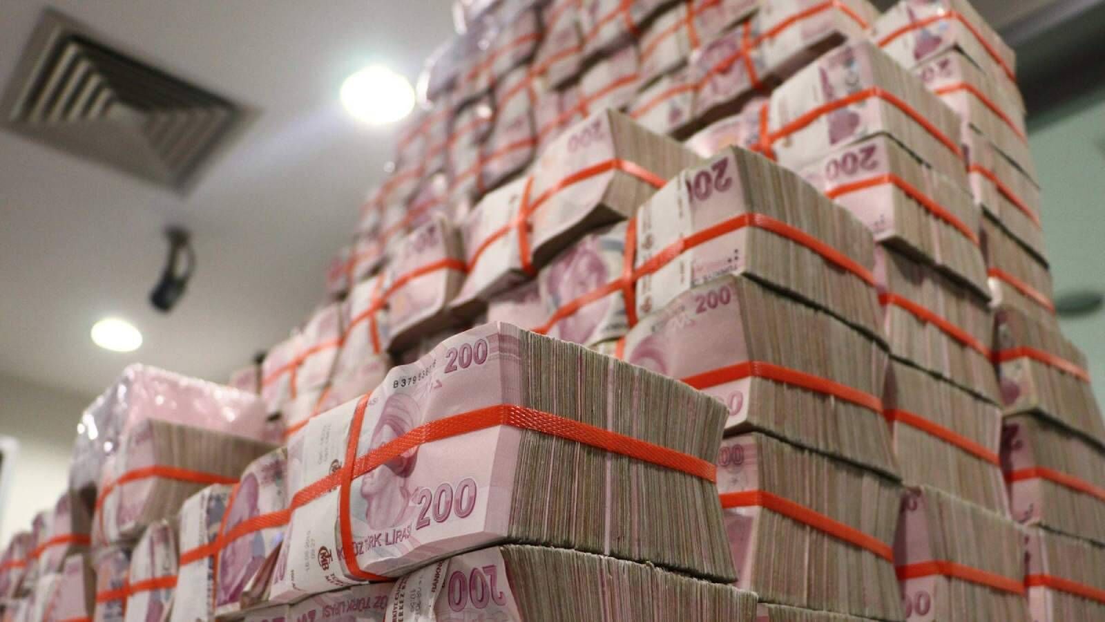 Bütçe, Açık Açık Faize Gitti (1)