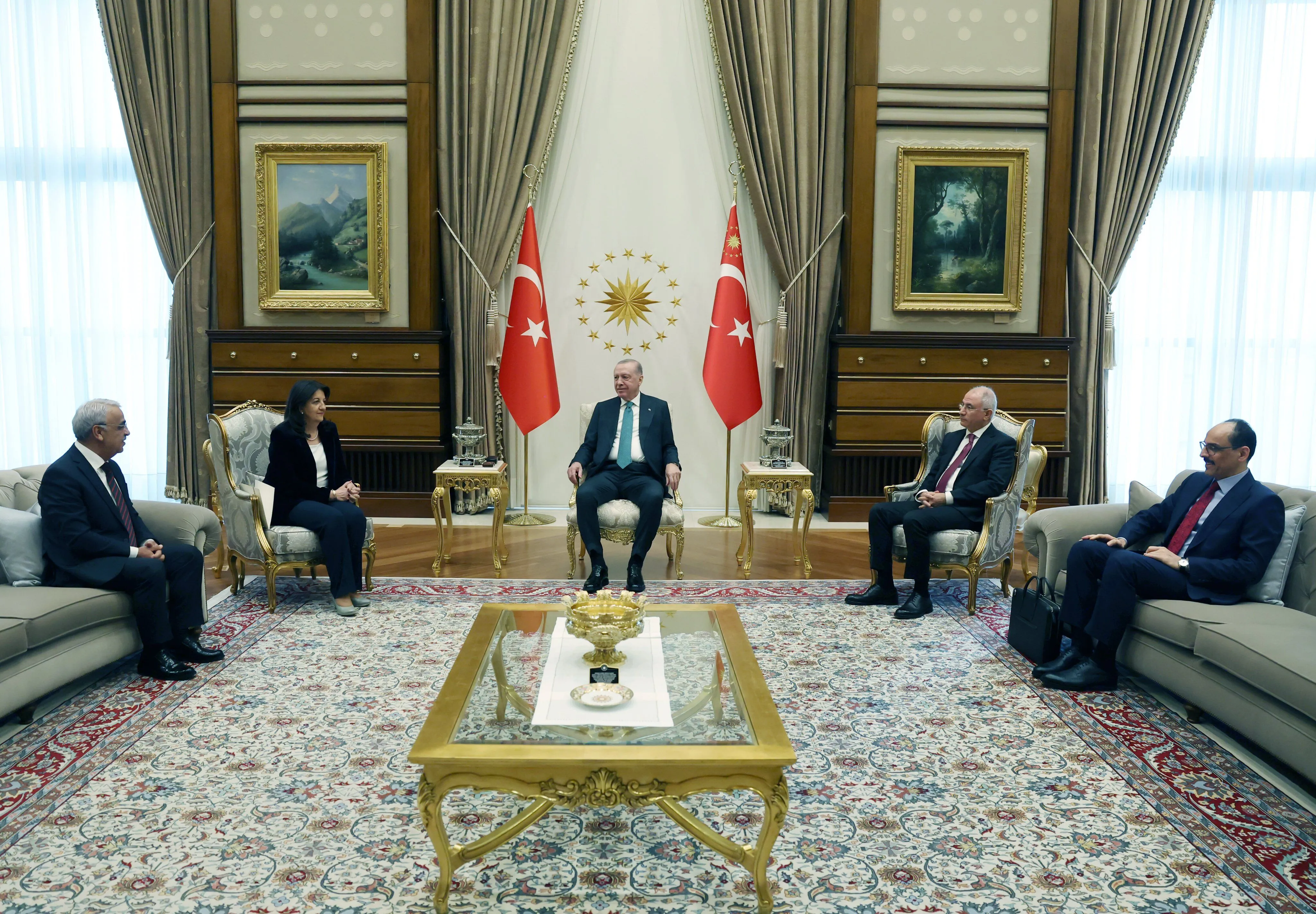 Cumhurbaşkanı Erdoğan Ve Dem Heyeti Arasında Kritik Zirve Beştepe'de Neler Konuşuldu (1)
