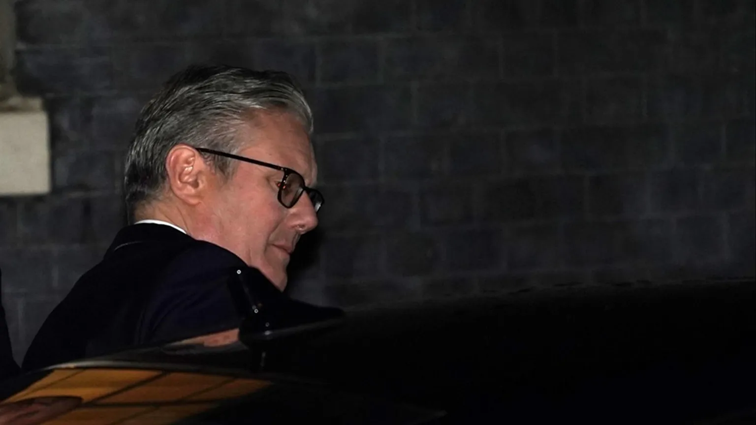 Epstein Çarkı Londra’yı Yutuyor Özel Kalemden Sonra Kabine Sekreteri De Istifa Etti!-1