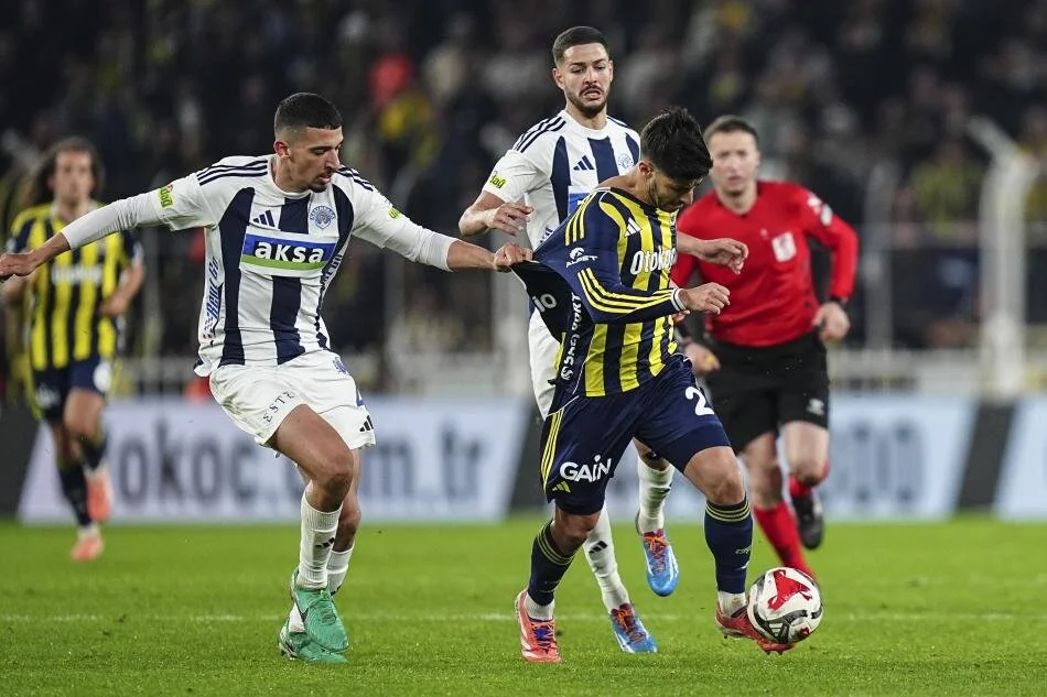 Fenerbahçe Kasımpaşa Tartışmalı Hakem Kararları (7)
