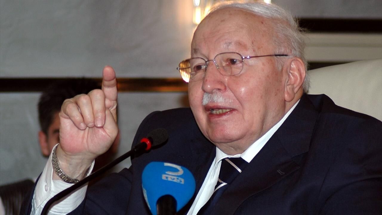 Necmettin Erbakan Gözaltında Iken Sizler Nasıl Rahat Ediyorsunuz (2)
