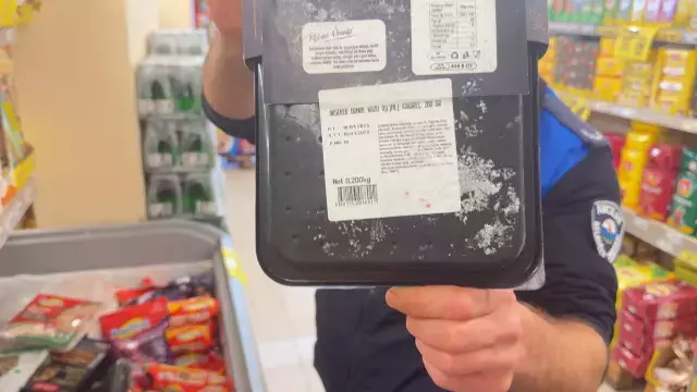 Ramazan Öncesi O Markette Büyük Skandal! 10 Ay Geçmiş Ürün Nasıl Satılabiliyor (2)