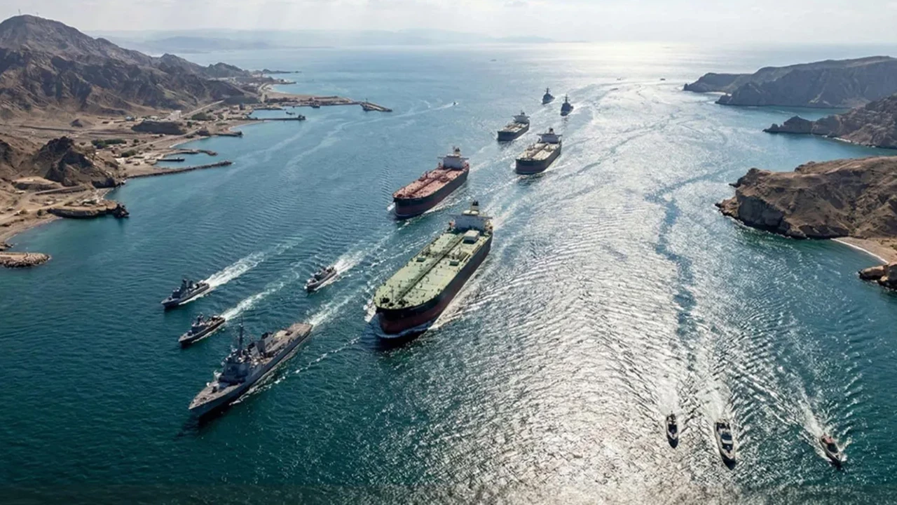 Hurmuz Bogazindan Gecmeye Calisan 10 Tanker Vuruldu Devrim Muhafizlari Tamamen Kontrolumuzde Dedi Djaa