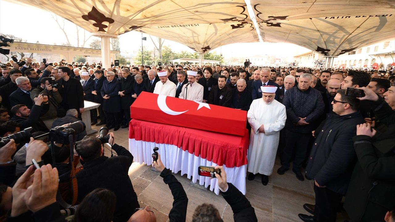 Prof. Dr. İlber Ortaylı Son Yolculuğuna Uğurlandı 3