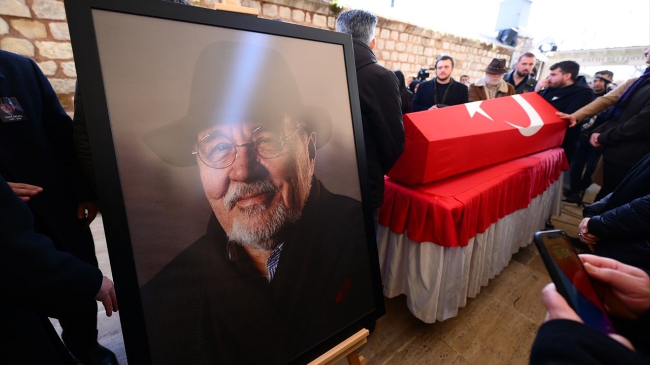 Prof. Dr. İlber Ortaylı Son Yolculuğuna Uğurlandı 4