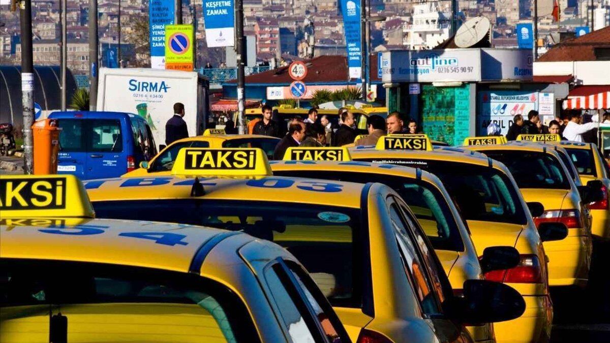 Taksi Çilesinde Yeni Perde Müşteri Bulamayan Taksiler Duraklara Çekildi, Plaka Fiyatları Çakıldı!A