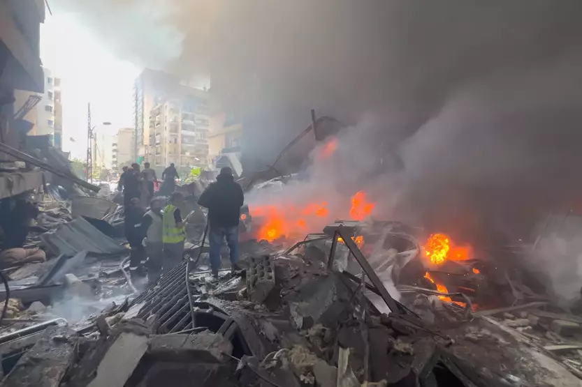 Ateşkes Dinlemeyen İsrail Lübnan'da Soykırıma Devam Etti 10 Dakikada 100 Bomba! (13)