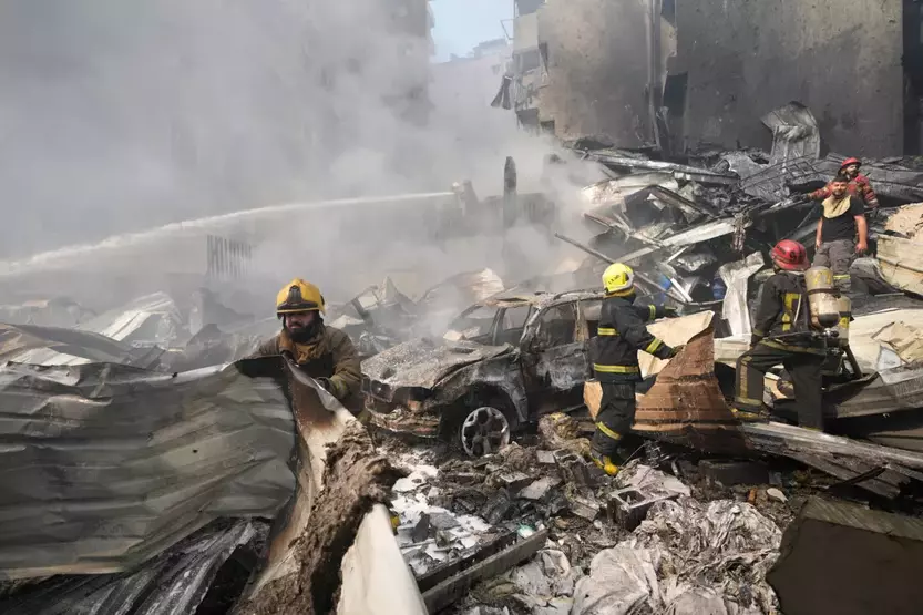 Ateşkes Dinlemeyen İsrail Lübnan'da Soykırıma Devam Etti 10 Dakikada 100 Bomba! (14)