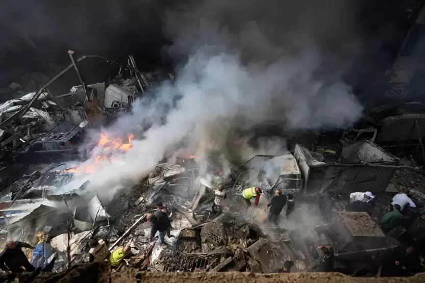 Ateşkes Dinlemeyen İsrail Lübnan'da Soykırıma Devam Etti 10 Dakikada 100 Bomba! (15)