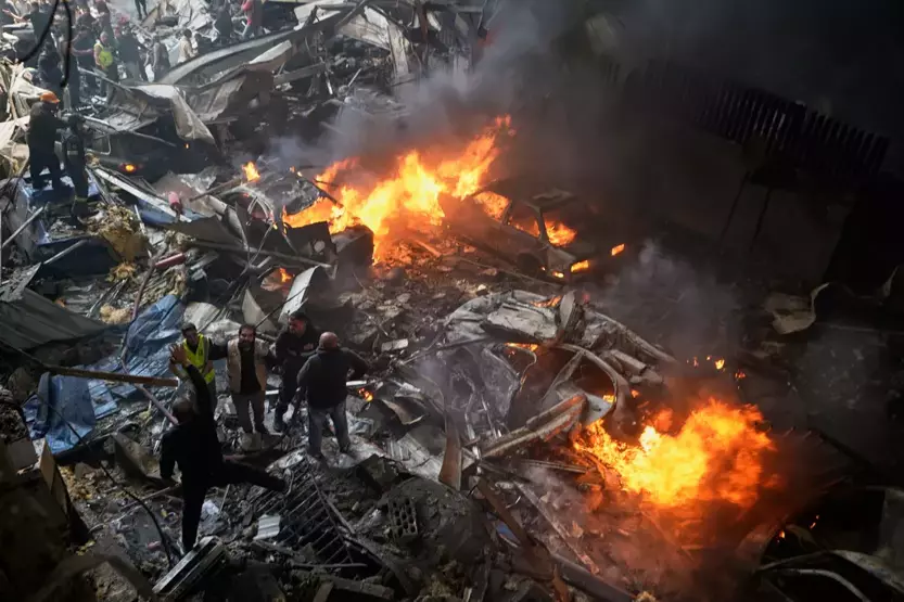 Ateşkes Dinlemeyen İsrail Lübnan'da Soykırıma Devam Etti 10 Dakikada 100 Bomba! (16)
