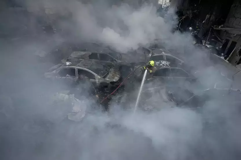 Ateşkes Dinlemeyen İsrail Lübnan'da Soykırıma Devam Etti 10 Dakikada 100 Bomba! (4)