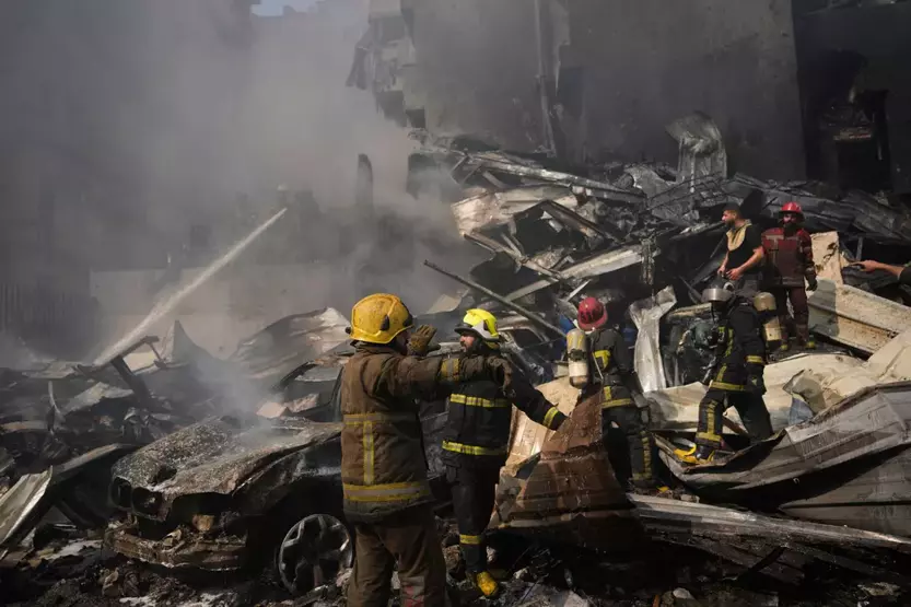 Ateşkes Dinlemeyen İsrail Lübnan'da Soykırıma Devam Etti 10 Dakikada 100 Bomba! (9)