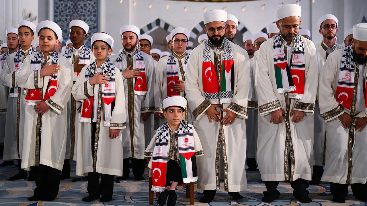 Çamlıca’da Manevi Ziyafet 333 Hafız Dualarla Icazetini Aldı!-3