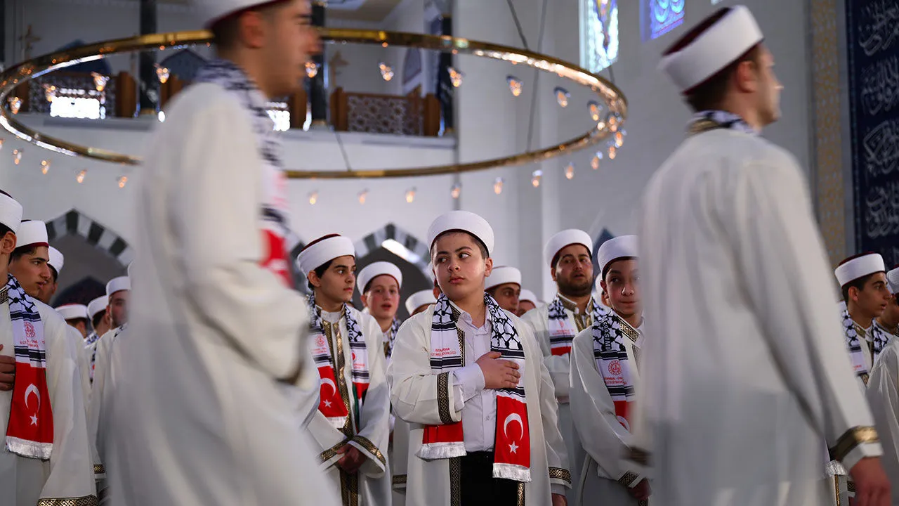 Çamlıca’da Manevi Ziyafet 333 Hafız Dualarla Icazetini Aldı!