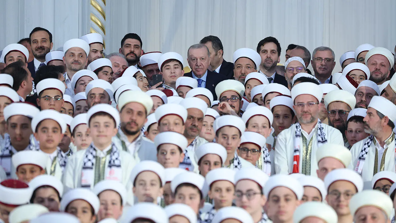 Çamlıca’da Manevi Ziyafet 333 Hafız Dualarla Icazetini Aldı!O