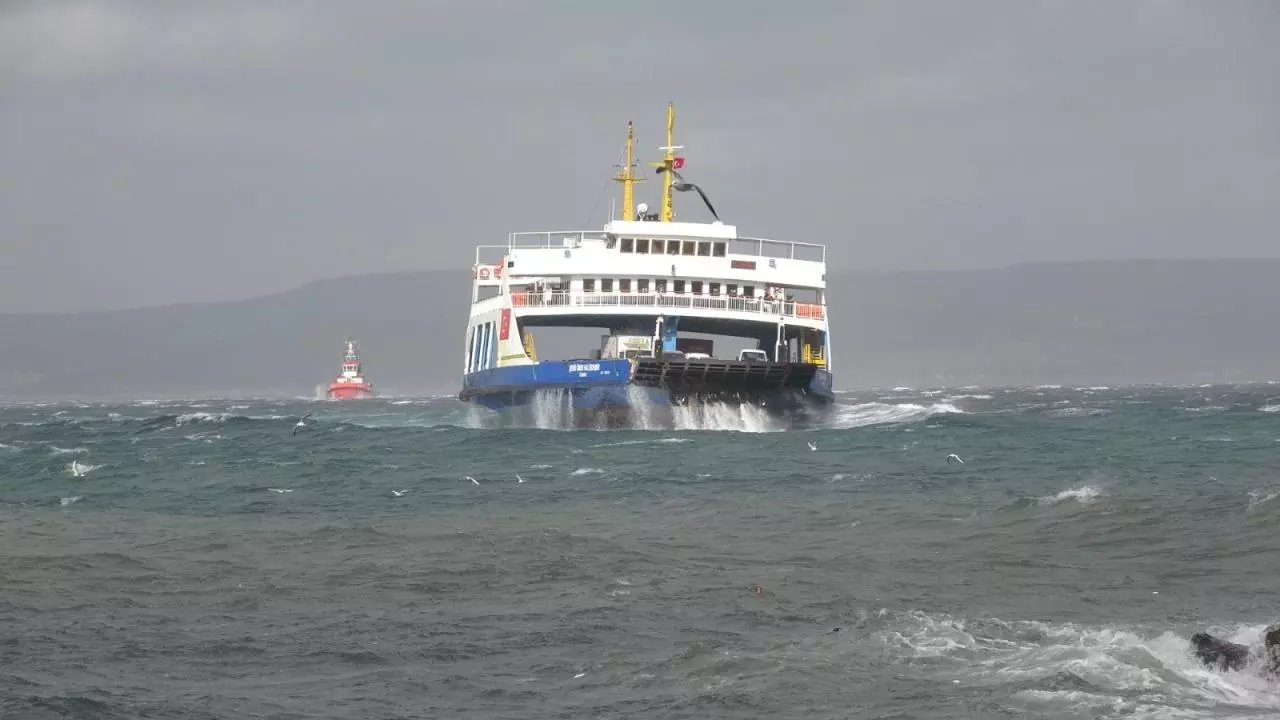 Deniz Ulasimina Firtina Engeli Feribot Seferleri Iptal Edildi 1764509170 5859