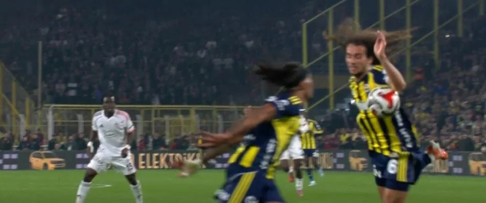 Fenerbahçe Beşiktaş Maçı Tartışmalı Pozisyonları Penaltı Kararı Doğru Mu (14)