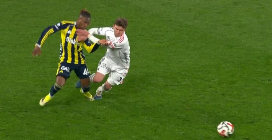 Fenerbahçe Beşiktaş Maçı Tartışmalı Pozisyonları Penaltı Kararı Doğru Mu (16)
