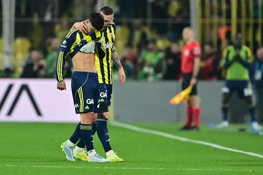 Fenerbahçe Rizespor Muhtemel 11'Leri Derbi Öncesi 7 Yıldız Tehlikede! (3)