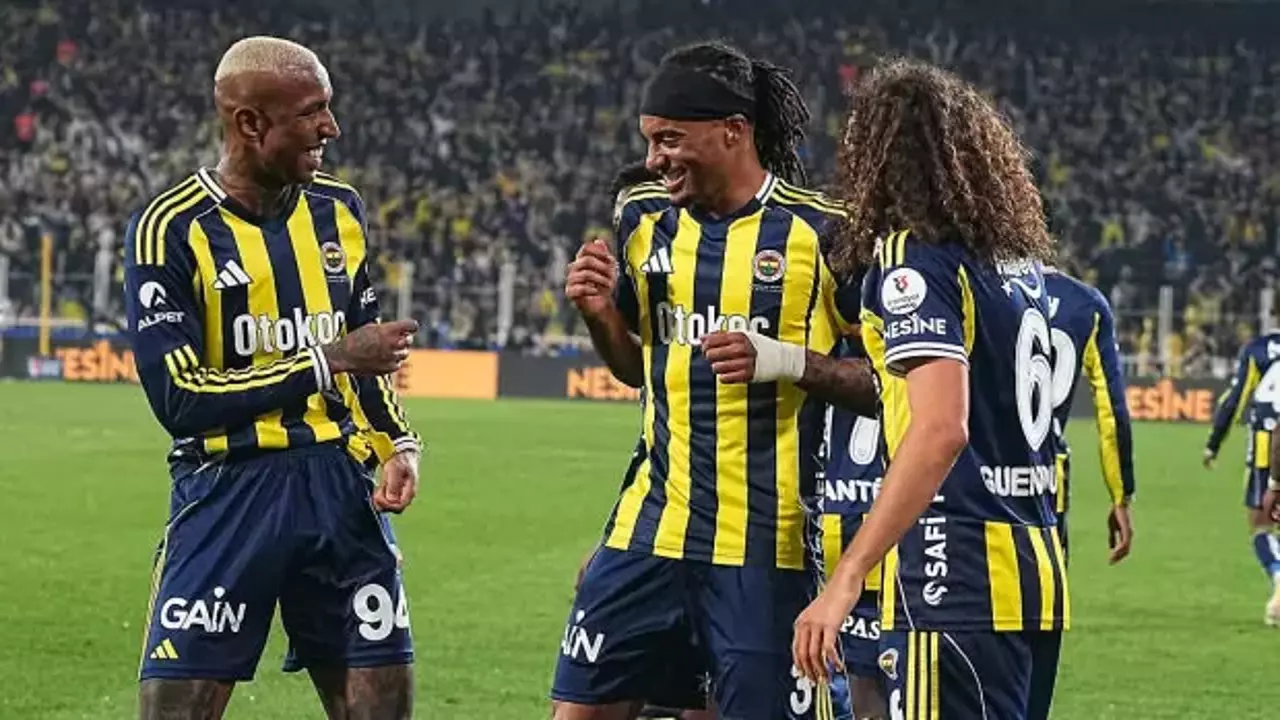 Fenerbahçe Rizespor Muhtemel 11'Leri Derbi Öncesi 7 Yıldız Tehlikede! (8)