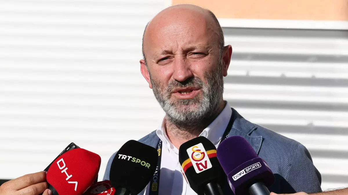 Galatasaray'da Gomis Bombası Geri Dönüyor! (1)-2