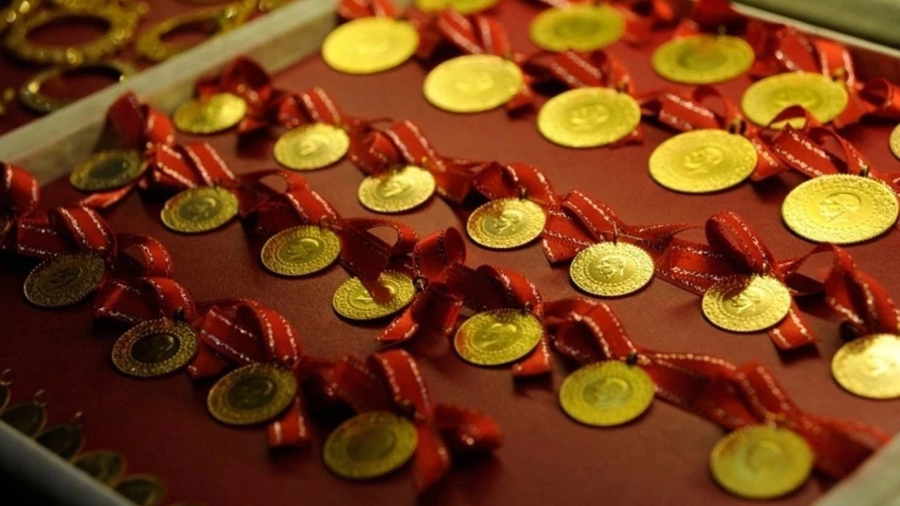 Gram Altin Mi Yoksa Ceyrek Mi Almali Islam Memis Yatirim Icin En Kazancli Olani Acikladi Uisb Cover