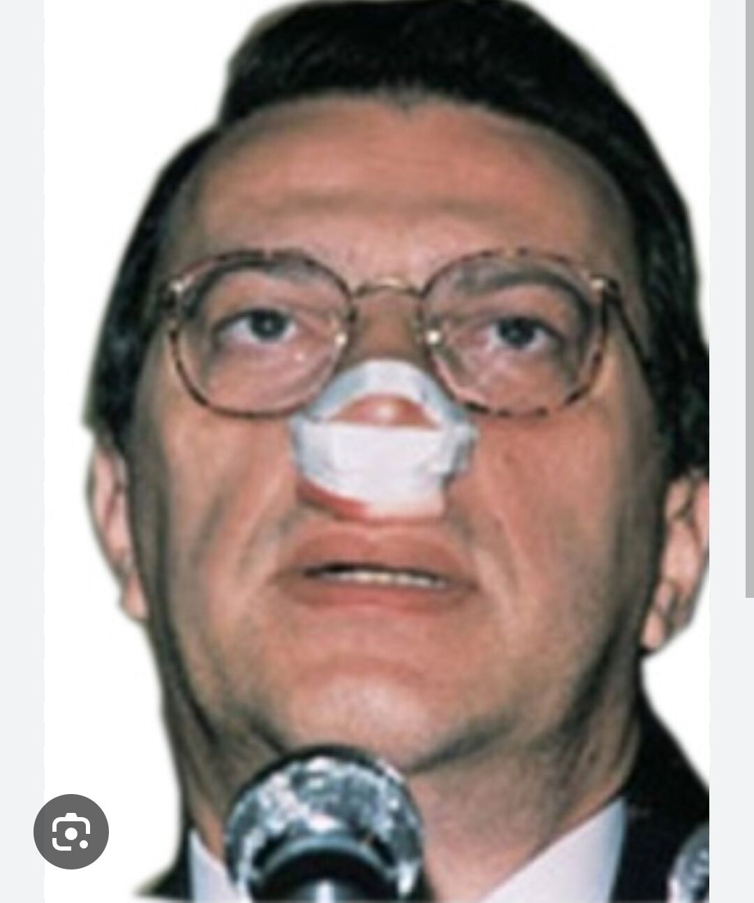 İki Ünlü Siyasetçi... İkisinin De Burnu Kırıldı! Peki Bu Isimler Kimler Ve Neden Saldırıya Uğradılars