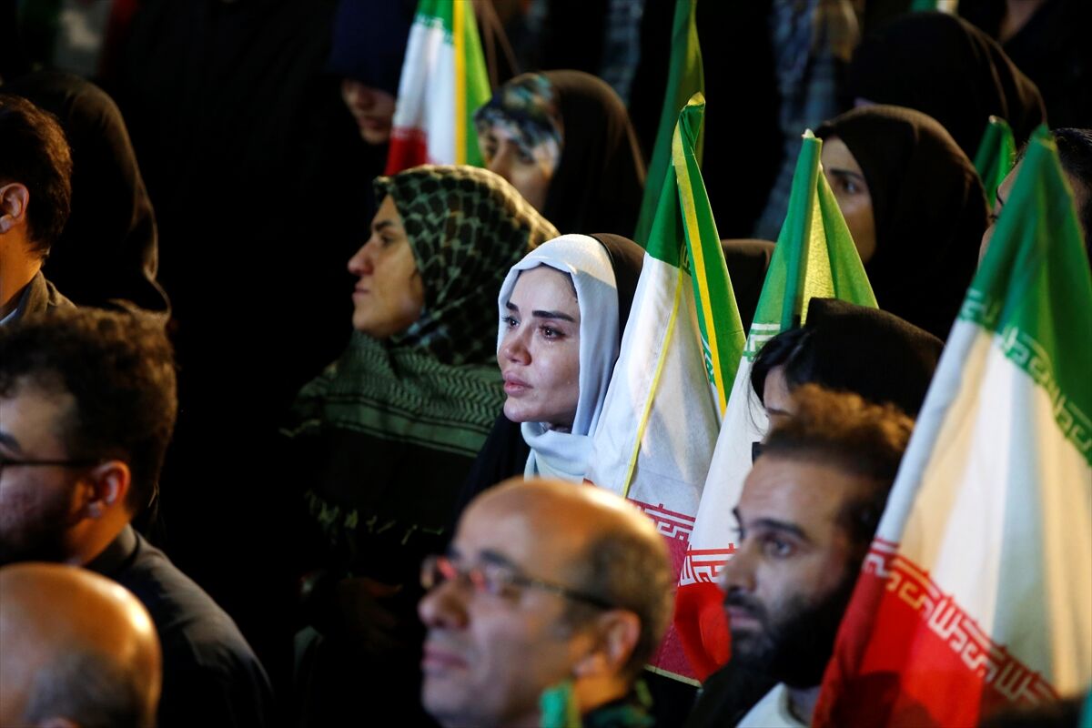 İran Balistik Füzelerini Sergiledi, Abd'ye Gözdağı Verdi! İşte O Görüntüler (18)